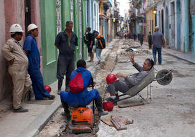 Trabajadores de la construcción, Cuba