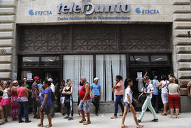 Una de los sedes de la empresa de telecomunicaciones cubana Etecsa en La Habana, en una foto de julio de 2015