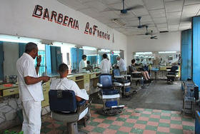 Barbería gestionada por trabajadores por cuenta propia. Barbería gestionada por trabajadores por cuenta propia