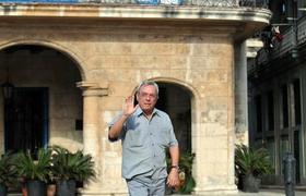 El historiador oficial de La Habana, Eusebio Leal, camina por el centro histórico de la capital cubana, el lunes 21 de marzo de 2011