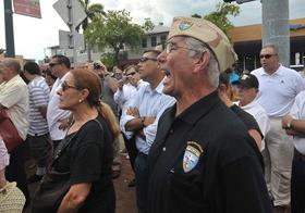Aníbal Naranjo, veterano de la Brigada 2506, asiste a la conmemoración en Miami del 50 aniversario de la operación de Bahía de Cochinos, el domingo 17 de abril