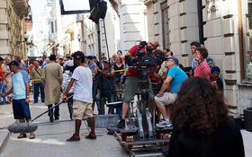 Filmando en La Habana Vieja (foto: CIN). Filmando en La Habana Vieja (foto: CIN)
