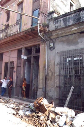 Derrumbe de un edificio en la Habana Vieja. (CARLOS SERPA)