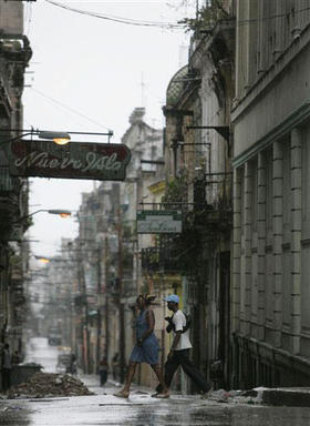 Al menos 67 derrumbes en La Habana. (AP) Al menos 67 derrumbes en La Habana. (AP)