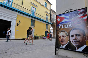Cartel sobre la visita de Obama en La Habana