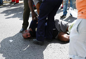Represión durante una protesta en Cuba