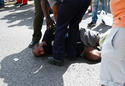 Represión durante una protesta en Cuba