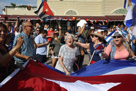 Cubanos en Miami celebrando el fallecimiento de Fidel Castro