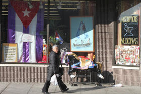 Farmacia cubana en Union City, New Jersey (foto: Mariela Lombard/El Diario NY)