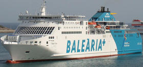 Barco de la compañía Baleària
