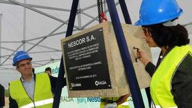 La empresa mixta Nescor, SA coloca la primera piedra de la fábrica que se edificará en Mariel