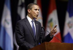 El presidente estadounidense Barack Obama, durante el discurso en la Cumbre de las Américas, en Trinidad y Tobago, el 17 de abril de 2009. (AP)