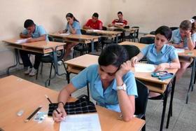 Estudiantes cubanos