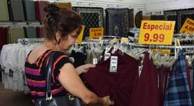 Uniformes para escuelas de Cuba ahora se pueden comprar en Miami. (Foto tomada del Diario Las Américas)