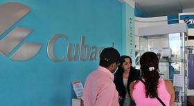 Local de venta de teléfonos móviles y servicios de telefonía celular en Cuba