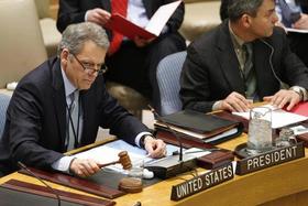 El embajador Jeffrey DeLaurentis