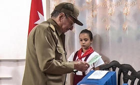 Raúl Castro vota por última vez como presidente de Cuba