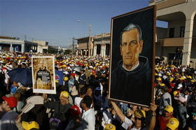 Ceremonia de Beatificación del padre José Olallo. Camagüey, 29 de noviembre de 2008. (AP)