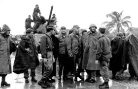Fidel Castro durante el ciclón Flora
