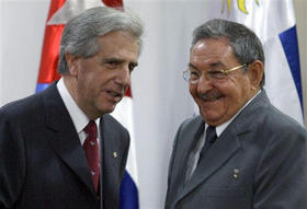 Tabaré Vázquez y Raúl Castro.