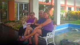 Turistas internacionales en Varadero, Cuba, tras el paso del huracán Irma por la Isla