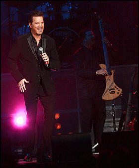 Willy Chirino, durante el concierto del 6 de junio en Miami. (PABLO LÓPEZ)