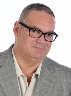 El escritor cubano residente en Miami Luis de la Paz. El escritor cubano residente en Miami Luis de la Paz