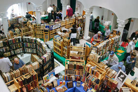 Salón dedicado al libro antiguo y las primeras ediciones en la Feria del Libro de Miami. Salón dedicado al libro antiguo y las primeras ediciones en la Feria del Libro de Miami