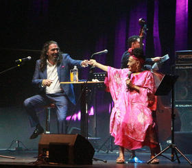 Omara Portuondo con El Cigala en la Ciudad de México (foto: Arel Márquez). Omara Portuondo con El Cigala en la Ciudad de México