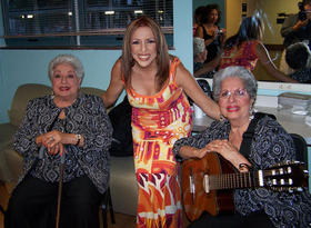 Nerza, Albita Rodríguez y Trini. (MB)