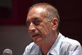 El poeta cubano Delfín Prats