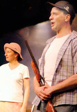Los actores Aurora Sánchez y Alberto Delgado en la puesta de 'Arizona'.