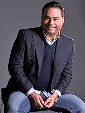 El cantante Gilberto Santa Rosa Cortés El cantante Gilberto Santa Rosa Cortés