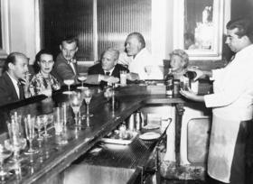 Ernest Hemingway en el Floridita, La Habana