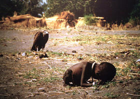 Fotografía de Kevin Carter, que recibió el premio Pulitzer en 1994