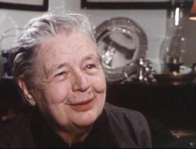 La escritora Marguerite Yourcenar