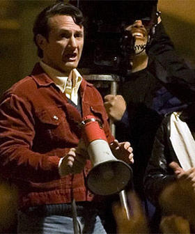 Sean Penn, en un fotograma de la película 'Milk'. Sean Penn, en un fotograma de la película 'Milk'.