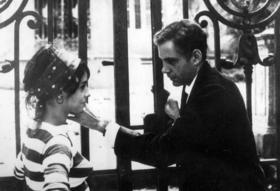 Los personajes Sergio Carmona (Sergio Corrieri) y Elena (Daisy Granados) en el largometraje Memorias del subdesarrollo, basado en la novela homónima de Edmundo Desnoes