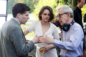 Woody Allen dirige a protagonistas de Café Society