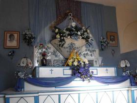 Altar contiguo a la Iglesia de Regla