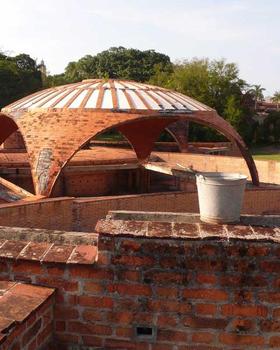 Utopía Posible, proyecto artístico de Felipe Dulzaides sobre la arquitectura del Instituto Superior de Arte de La Habana. Utopía Posible, proyecto artístico de Felipe Dulzaides sobre la arquitectura del Instituto Superior de Arte de La Habana