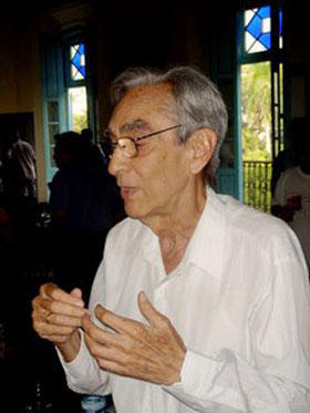 El escritor y dramaturgo Humberto Arenal