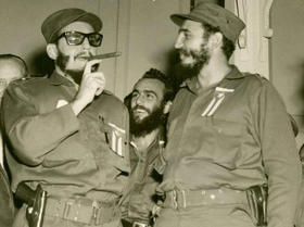 Armando Roblán junto a Fidel Castro en 1959. Foto tomada de El Público. Armando Roblán junto a Fidel Castro en 1959. Foto tomada de El Público