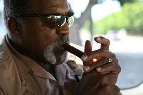 Luis Tiant en un fotograma del documental 'The Lost Son of Havana'. (tribecafilm.com)