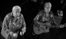Las Hermanas Márquez en una actuación en Madrid en 2004