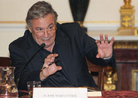 José María Vitier ha presentado hoy en Madrid "¿De qué silencio eres tu silencio?", una antología de la obra de su madre