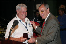 José H. Rodríguez (dcha.) junto a Luis la Guardia