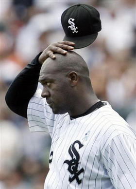 El pitcher José Ariel Contreras, durante un juego entre los Medias Blancas de Chicago y los Rockies de Colorado, el 15 de junio de 2008, en Chicago. (AP)