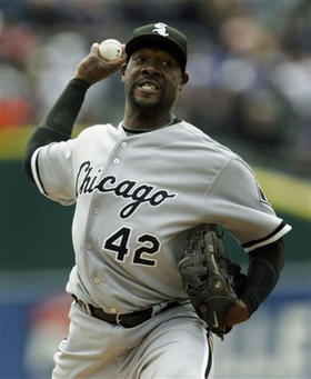 El pitcher José Contreras, en un juego de los Medias Blancas de Chicago contra los Tigres de Detroit Tigres, antes de ser bajado a la Triple A. Detroit, 15 de abril de 2009. (AP)