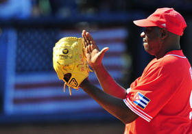 El pitcher Pedro Luis Lazo durante las Olimpíadas de Pekín. (AFP)